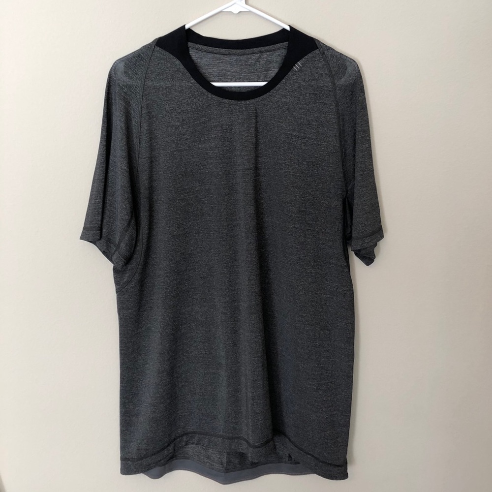 Lululemon Black/ grey Workout Tee Shirt - L